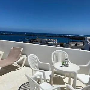 Mirador Del Muelle House , Órzola España